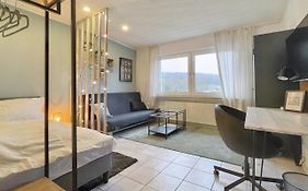 Ruhiges Naturparadies Fuer 4 Mit Kueche Schreibtisch Und Boxbett